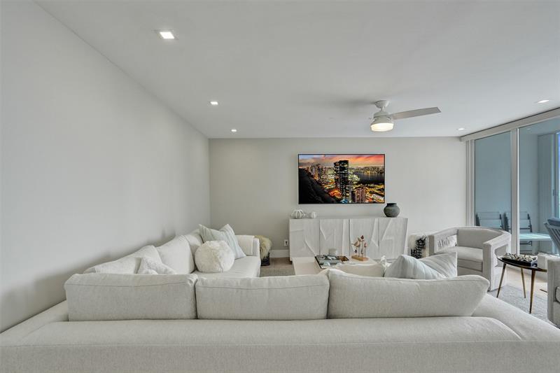 Image 6 of 44 For 4300 Ocean Blvd  9m