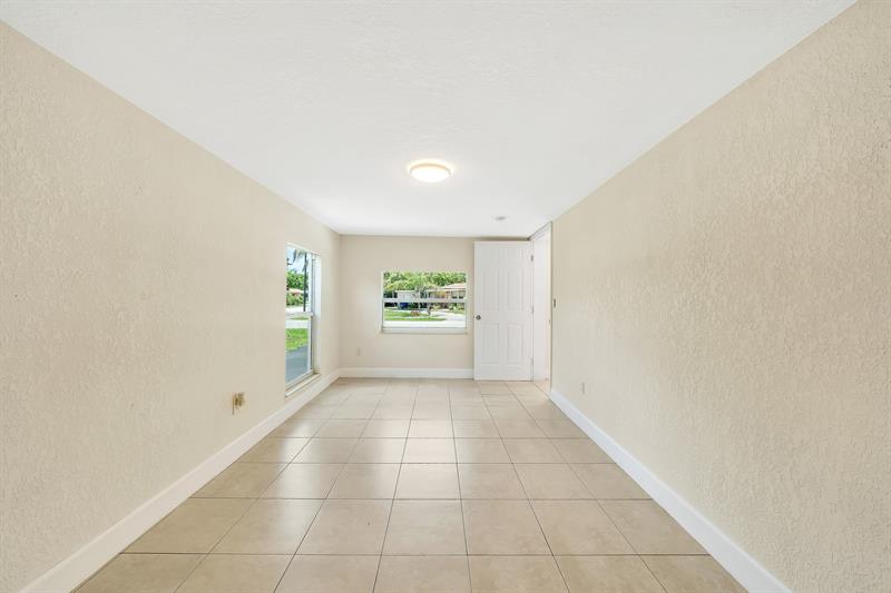 Image 13 of 40 For 1412 25th Ct