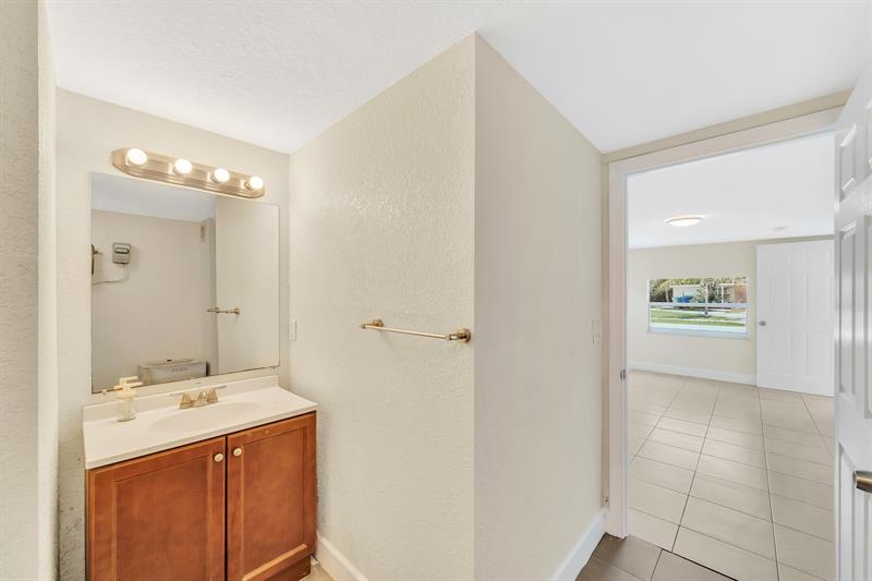 Image 16 of 40 For 1412 25th Ct