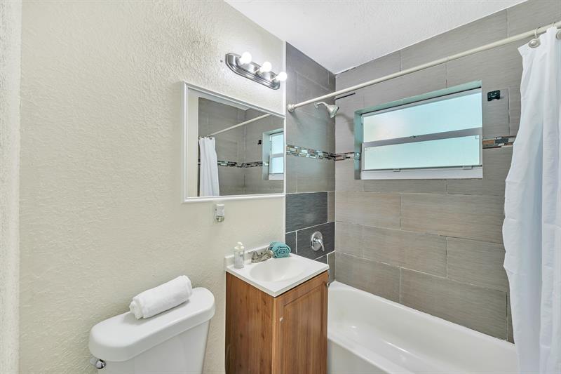 Image 19 of 40 For 1412 25th Ct