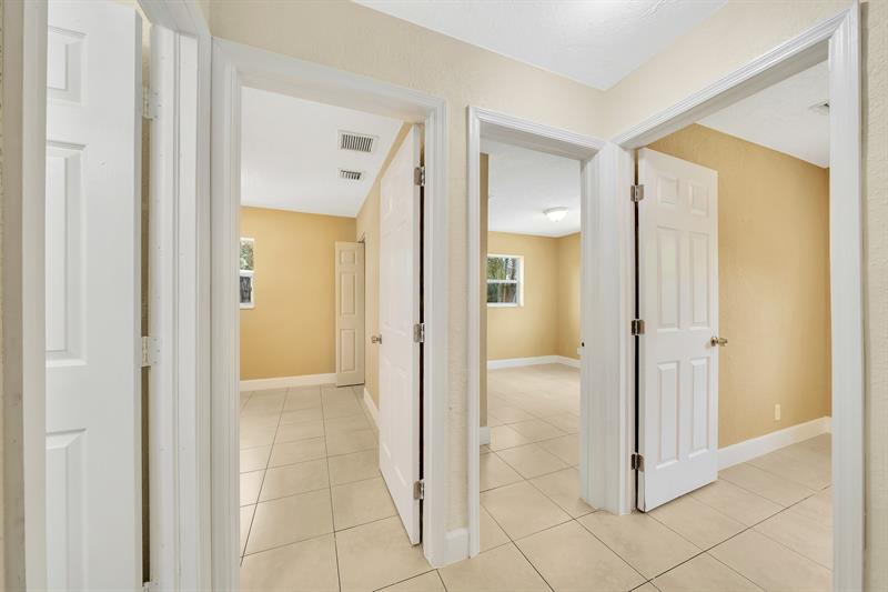 Image 23 of 40 For 1412 25th Ct