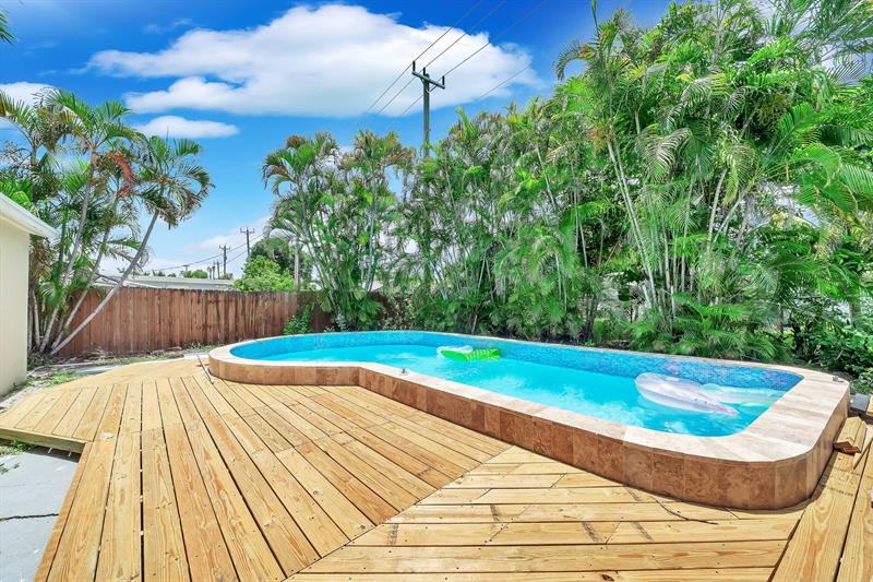 Image 32 of 40 For 1412 25th Ct