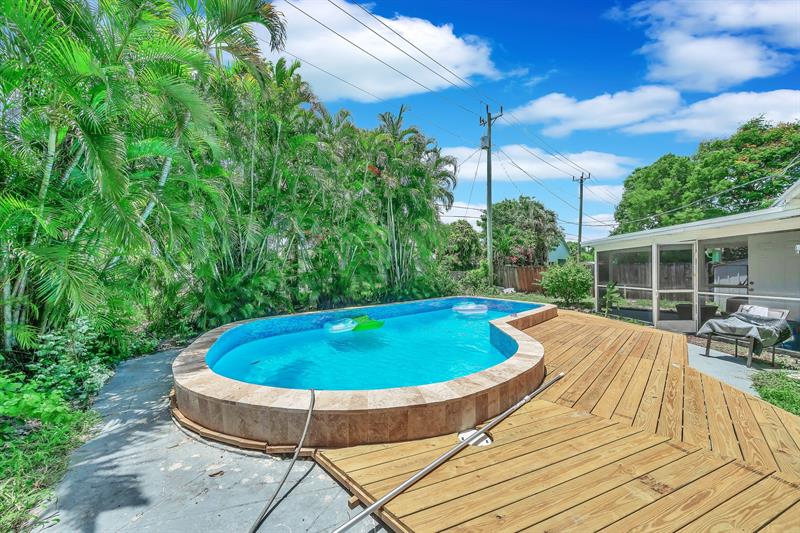 Image 33 of 40 For 1412 25th Ct