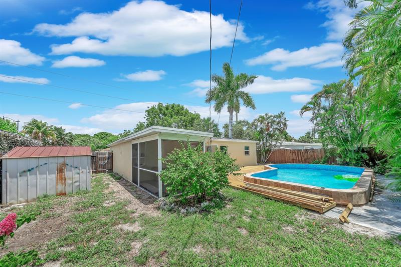 Image 34 of 40 For 1412 25th Ct