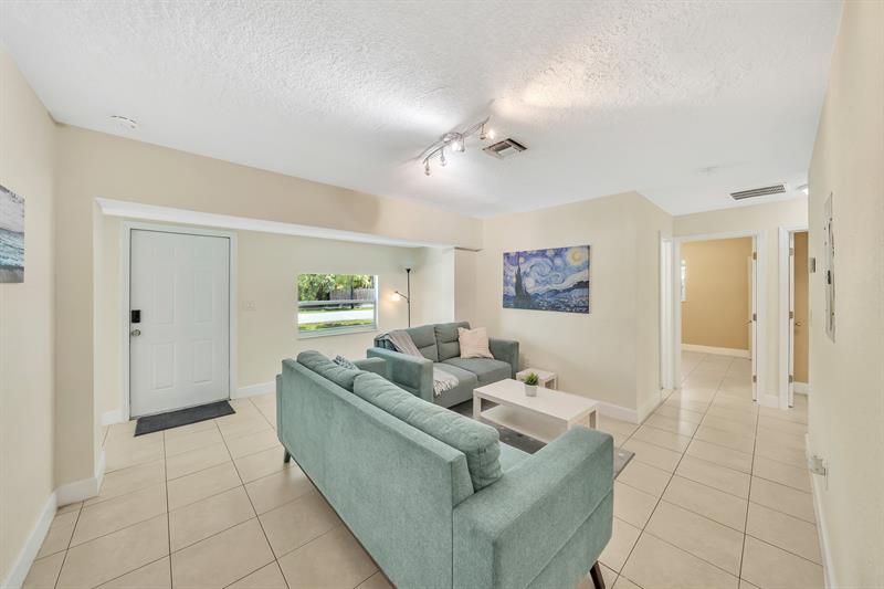 Image 7 of 40 For 1412 25th Ct