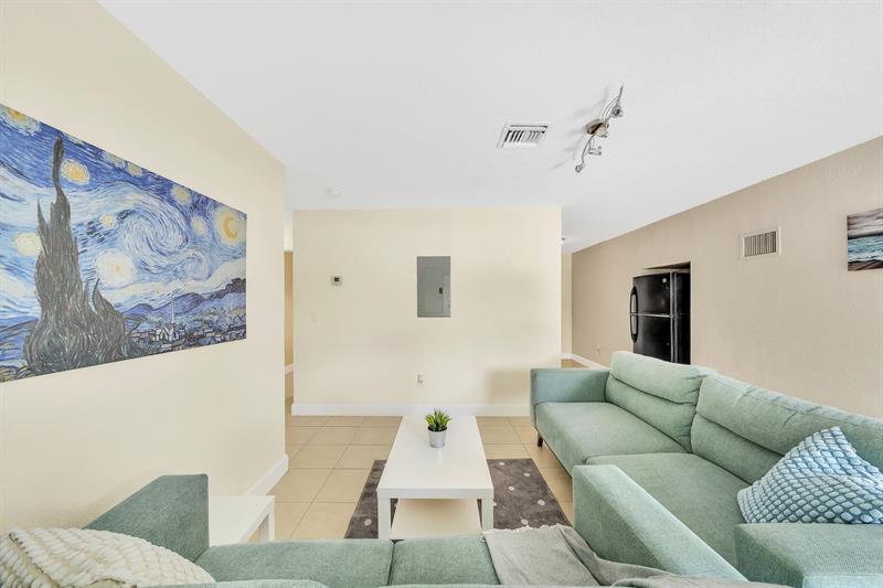 Image 8 of 40 For 1412 25th Ct