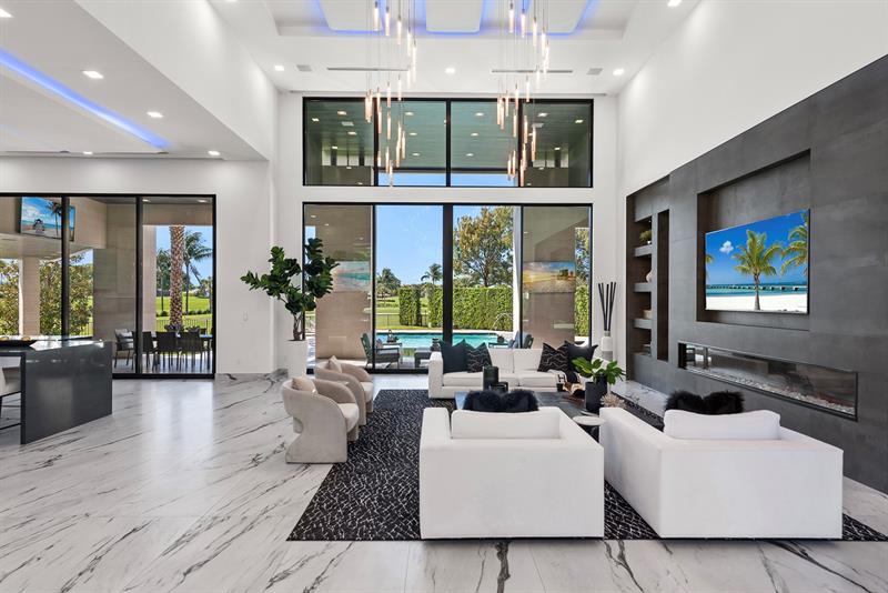 Image 13 of 85 For 4041 Country Club Ln