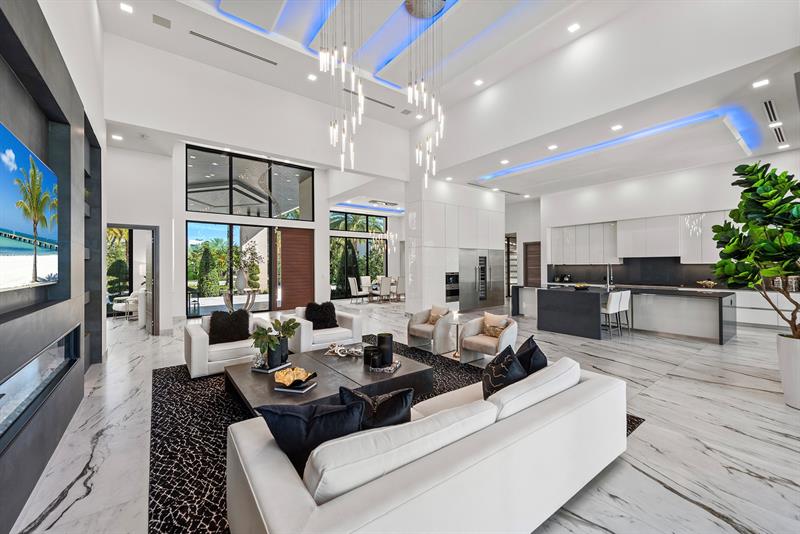 Image 16 of 85 For 4041 Country Club Ln