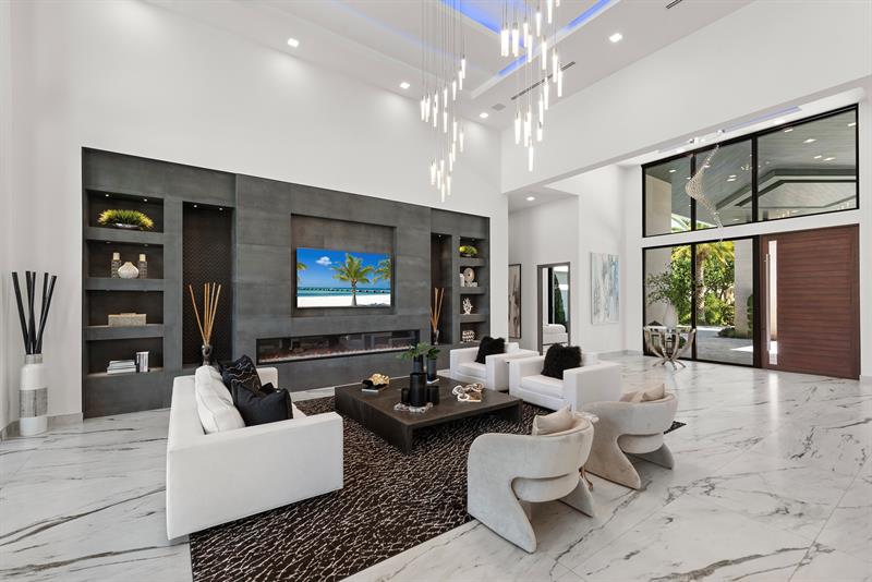 Image 17 of 85 For 4041 Country Club Ln