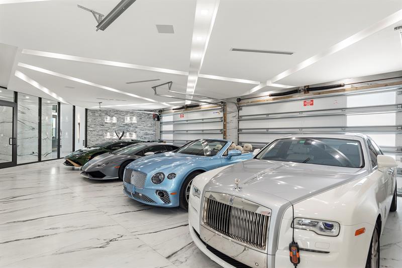 Image 26 of 85 For 4041 Country Club Ln