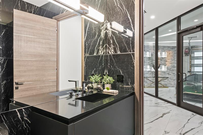 Image 27 of 85 For 4041 Country Club Ln