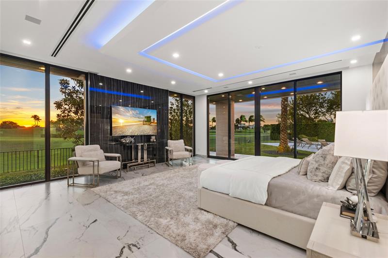 Image 44 of 85 For 4041 Country Club Ln