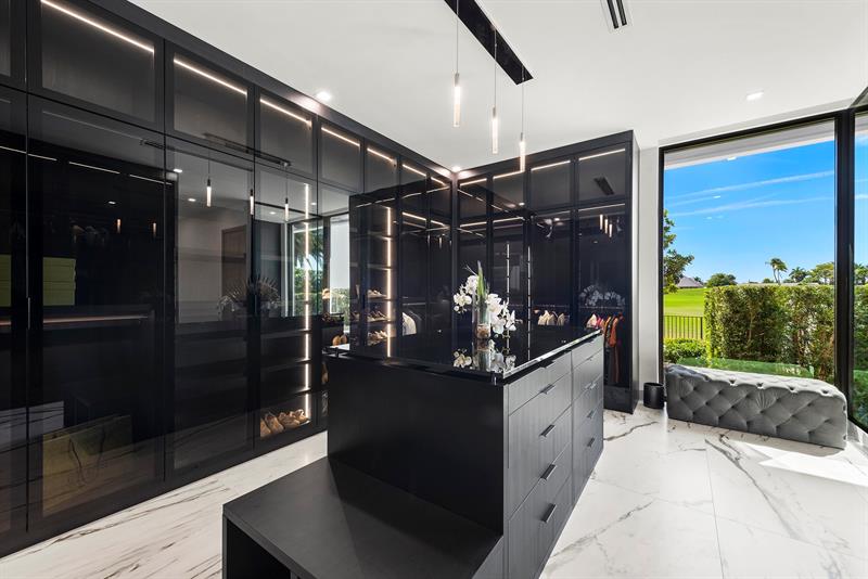 Image 46 of 85 For 4041 Country Club Ln