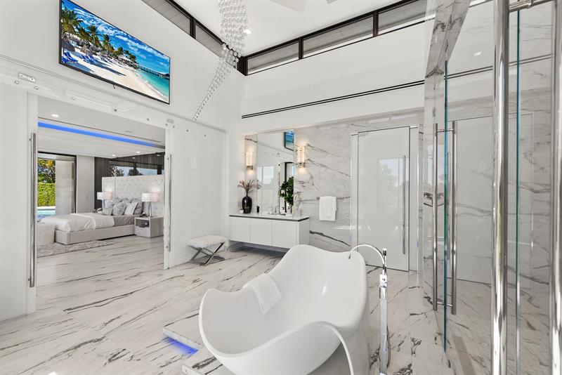 Image 51 of 85 For 4041 Country Club Ln