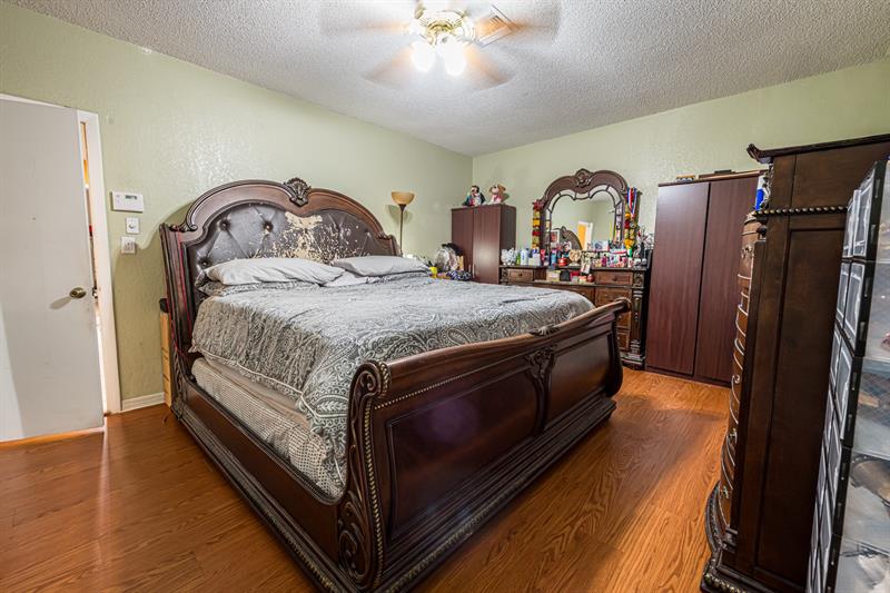 Image 15 of 26 For 11200 39th Ct