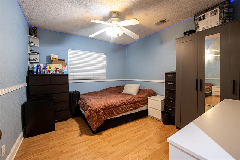 Image 16 of 26 For 11200 39th Ct