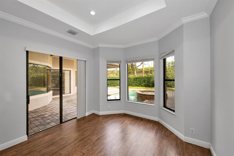 Image 10 of 41 For 16242 Rosecroft Terrace