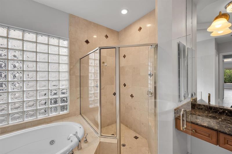 Image 14 of 41 For 16242 Rosecroft Terrace