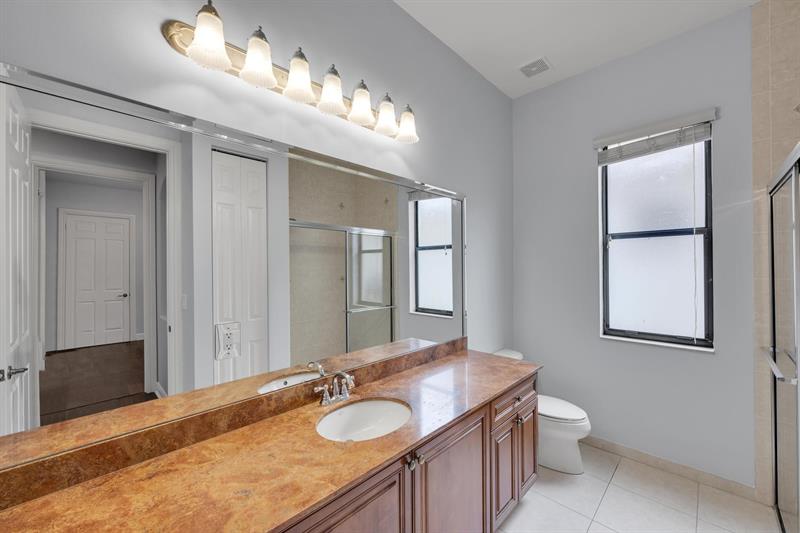 Image 15 of 41 For 16242 Rosecroft Terrace