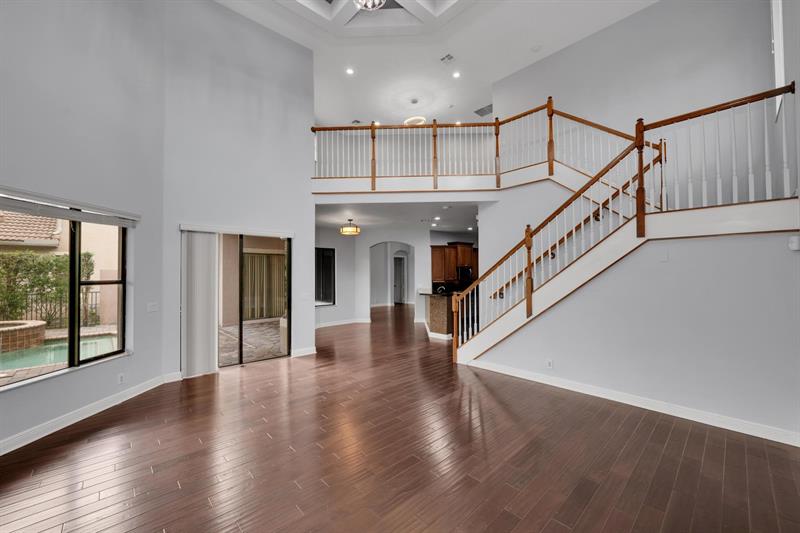 Image 18 of 41 For 16242 Rosecroft Terrace