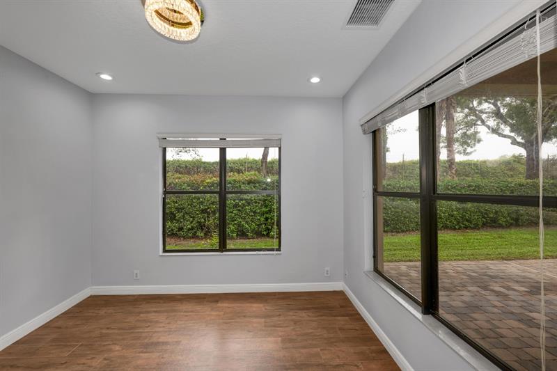 Image 19 of 41 For 16242 Rosecroft Terrace