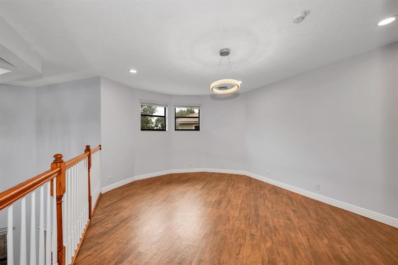 Image 22 of 41 For 16242 Rosecroft Terrace