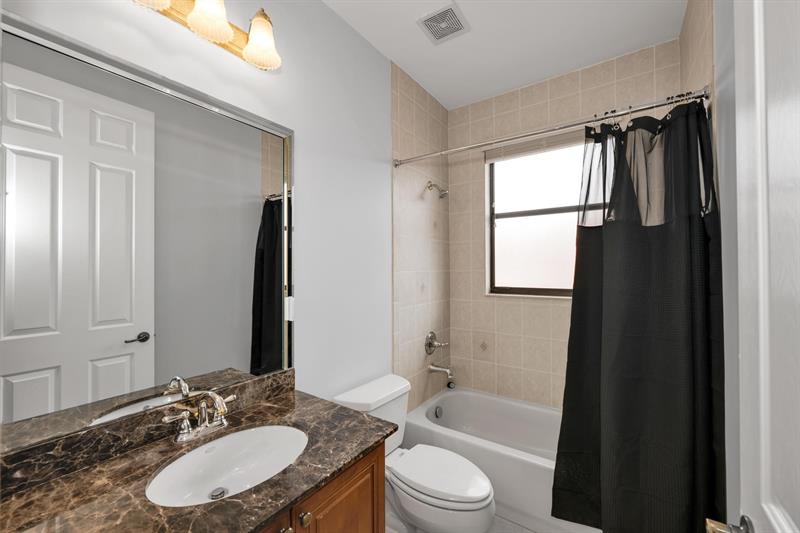 Image 25 of 41 For 16242 Rosecroft Terrace