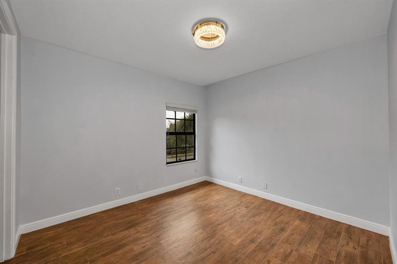 Image 26 of 41 For 16242 Rosecroft Terrace