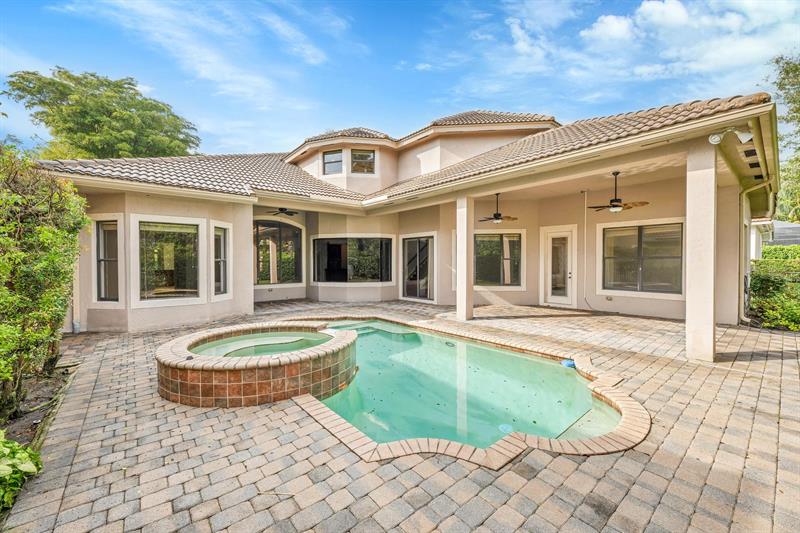 Image 3 of 41 For 16242 Rosecroft Terrace