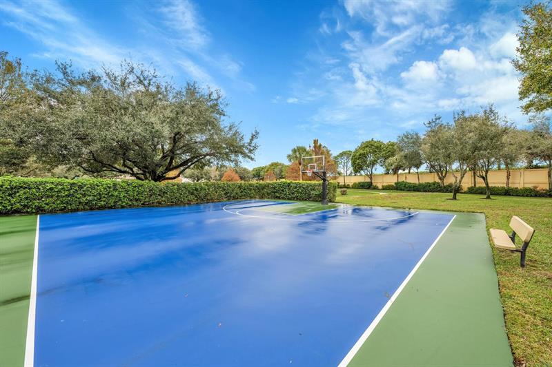 Image 31 of 41 For 16242 Rosecroft Terrace