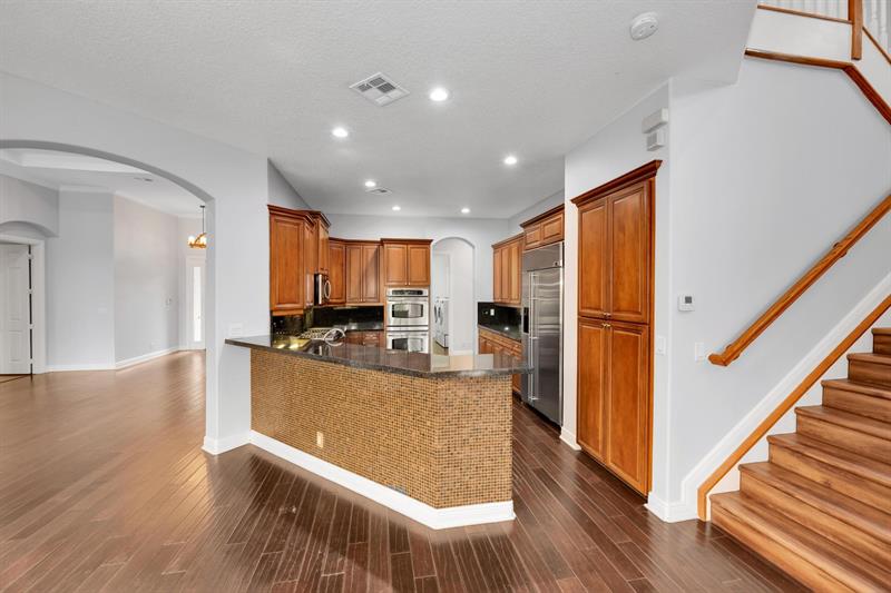 Image 4 of 41 For 16242 Rosecroft Terrace