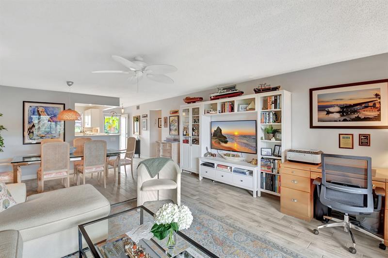 Image 15 of 67 For 2615 3rd Ct  301