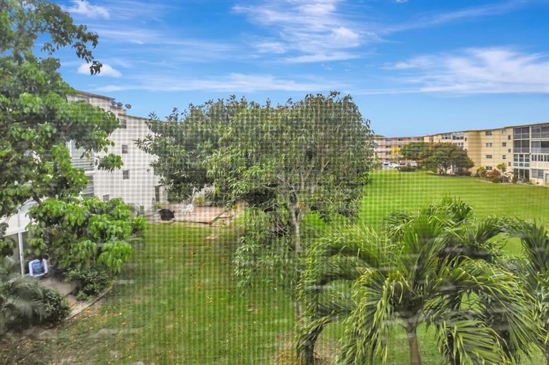 Image 17 of 67 For 2615 3rd Ct  301