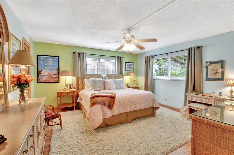 Image 21 of 67 For 2615 3rd Ct  301