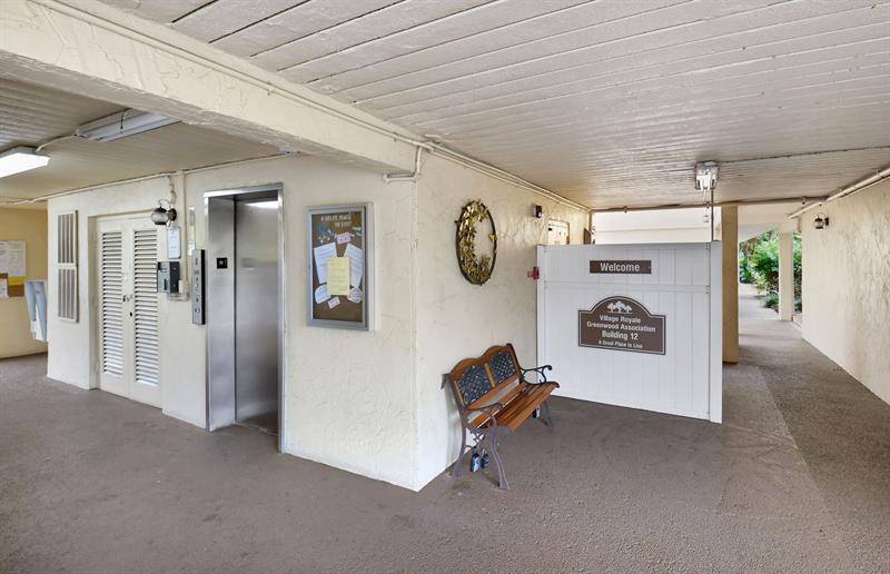 Image 34 of 67 For 2615 3rd Ct  301