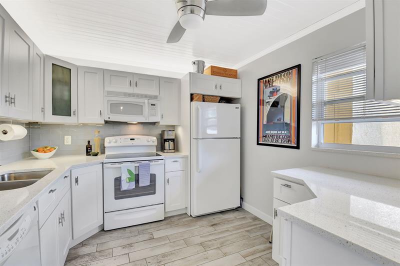 Image 5 of 67 For 2615 3rd Ct  301