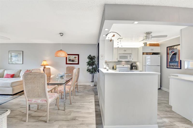 Image 7 of 67 For 2615 3rd Ct  301