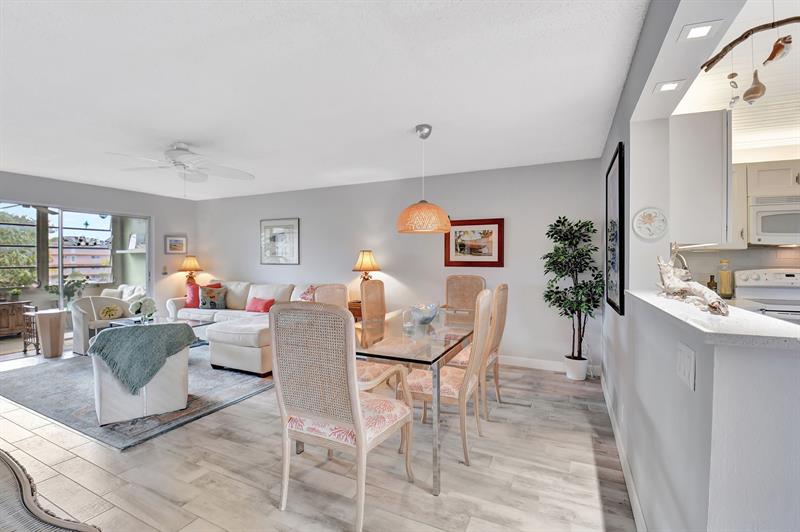 Image 9 of 67 For 2615 3rd Ct  301