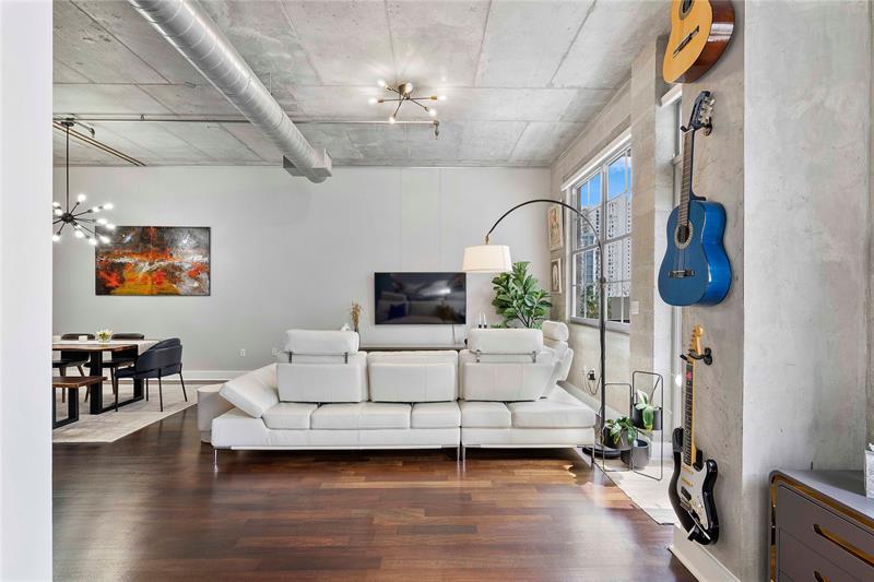 Image 13 of 59 For 411 1st Ave  303