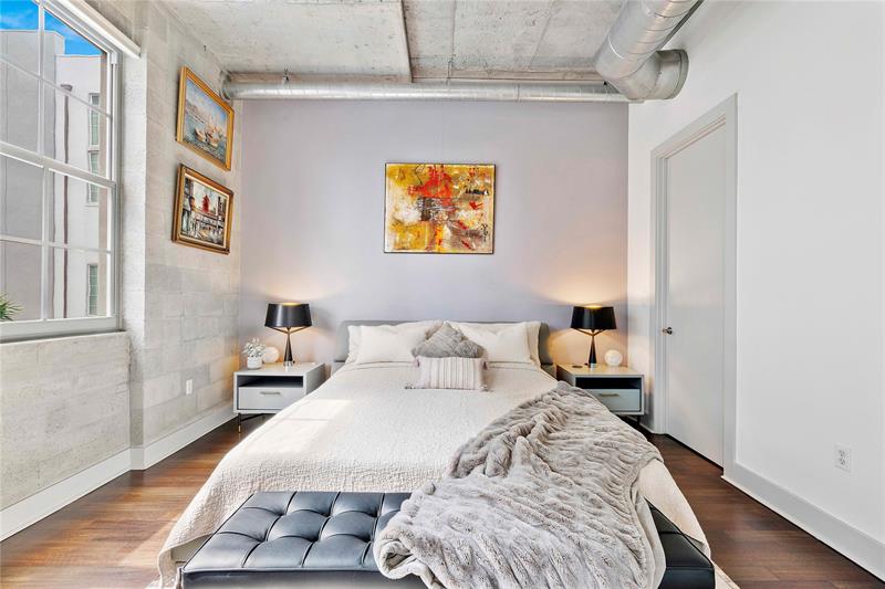 Image 17 of 59 For 411 1st Ave  303