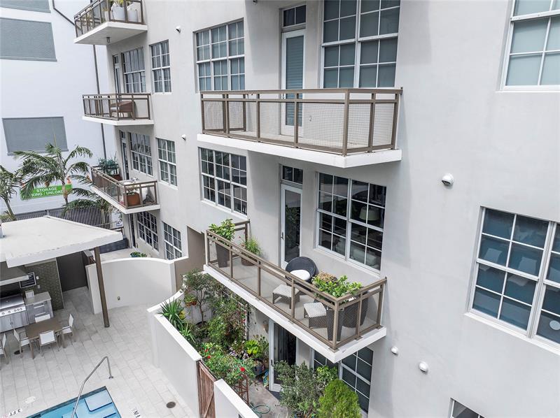 Image 34 of 59 For 411 1st Ave  303