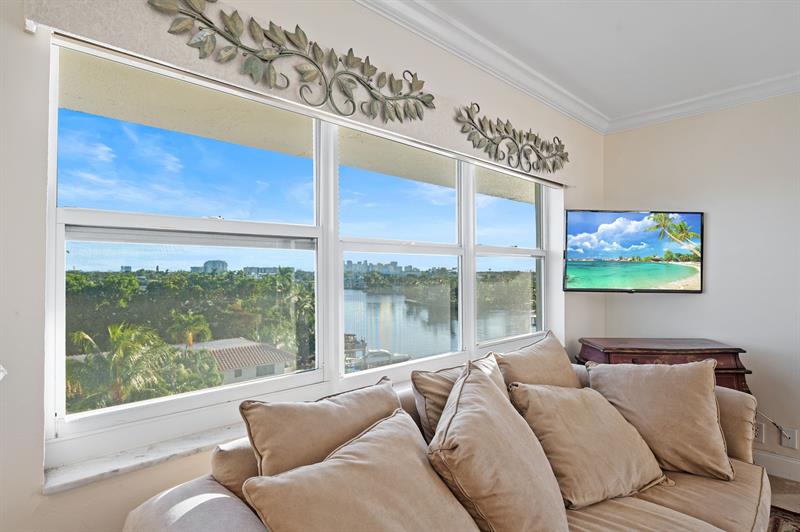 Image 14 of 40 For 1839 Middle River Dr  503