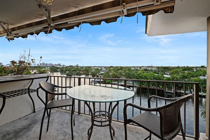 Image 16 of 40 For 1839 Middle River Dr  503