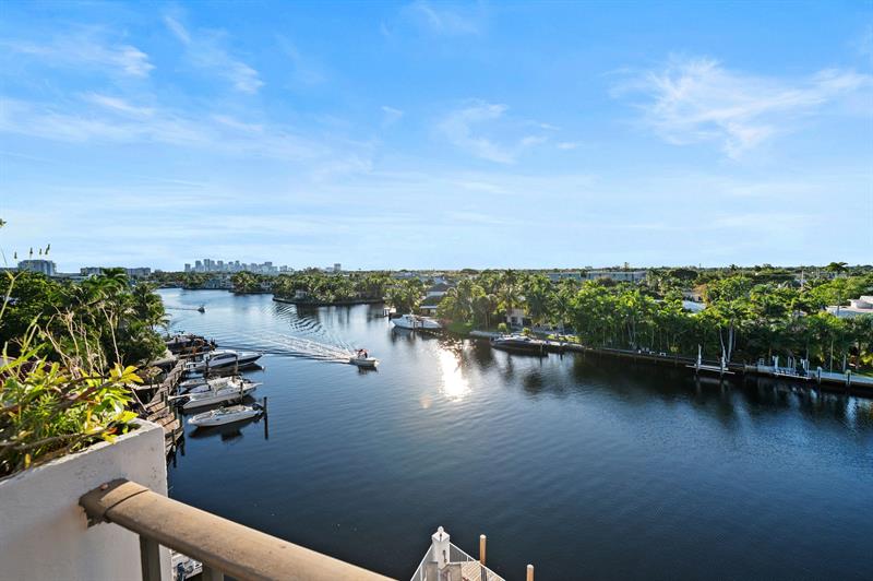 Image 17 of 40 For 1839 Middle River Dr  503