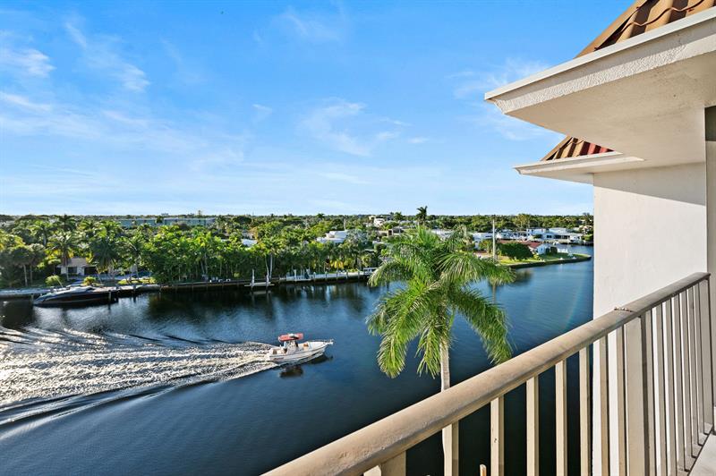 Image 19 of 40 For 1839 Middle River Dr  503