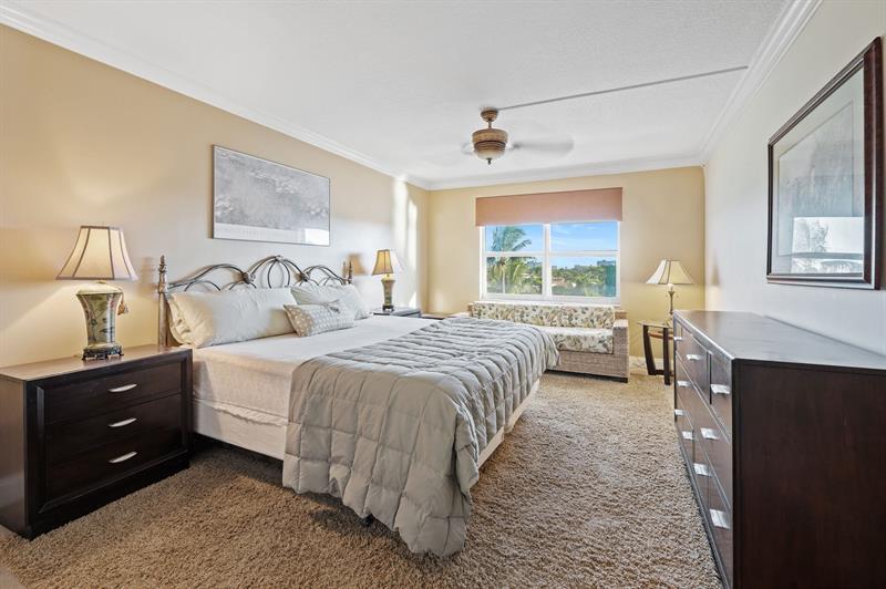 Image 23 of 40 For 1839 Middle River Dr  503