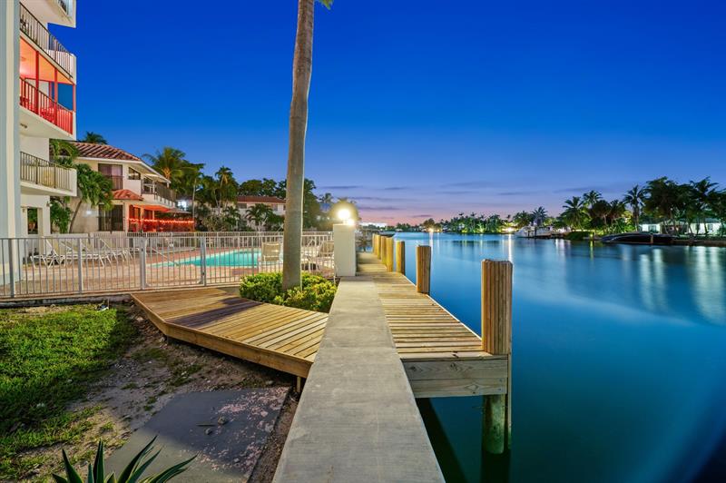 Image 34 of 40 For 1839 Middle River Dr  503