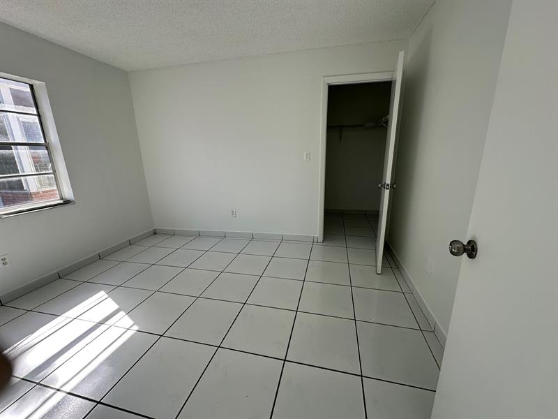 Image 19 of 28 For 1705 Adams Street  1705