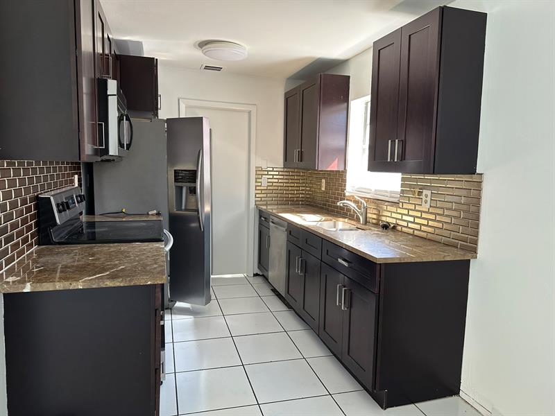 Image 3 of 28 For 1705 Adams Street  1705