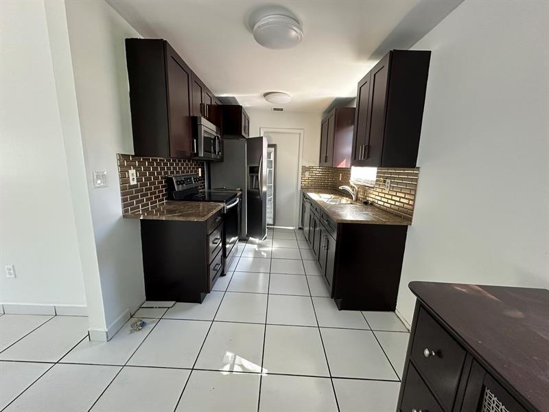 Image 4 of 28 For 1705 Adams Street  1705